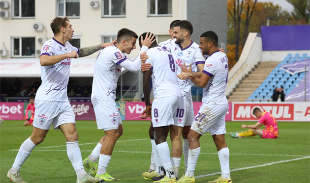 ЛНЗ — Рух, ФК ЛНЗ