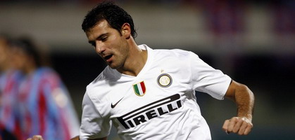 Ибрахимович и ныряет, и забивает, AP