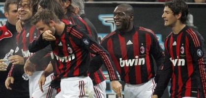 Очередные поздравления для Бекхэма. AFP