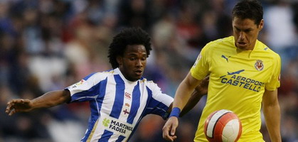 Де Гузман и Франко удивляются мячу, АР