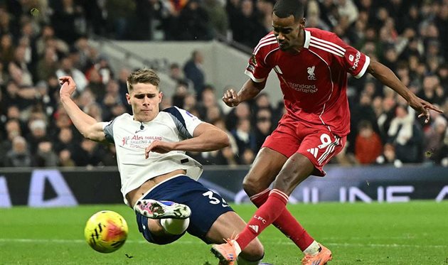  Міккі ван де Вен та Александр Ісак, Getty Images