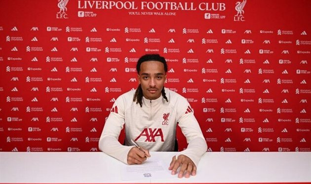 Ноа Адекоя, Ліверпуль