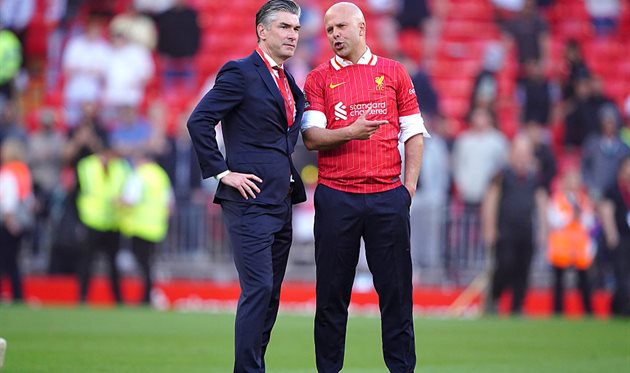 Річард Х'юз (ліворуч), Ліверпуль