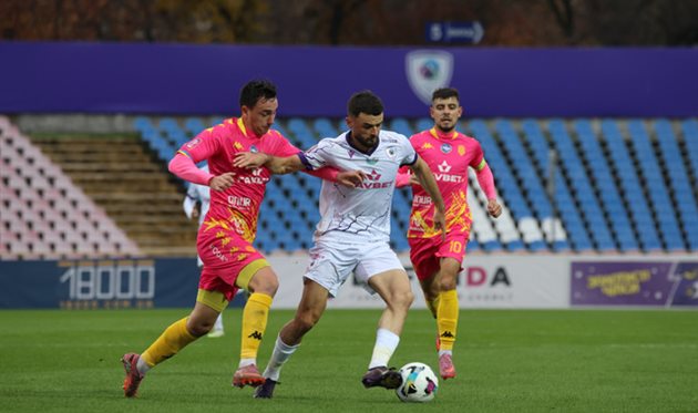 ЛНЗ - Рух, ФК ЛНЗ