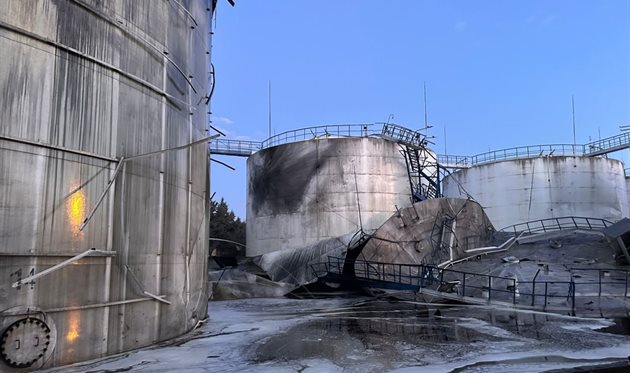 Пошкоджений резервуар в порту Чорноморська внаслідок атаки РФ, Державна екологічна інспекція Південно-західного округу