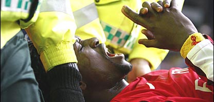 Адебайора вынесли, Арсенал не дожали, bbc.co.uk