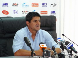 Николай Костов