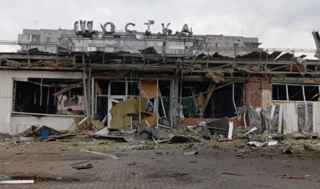 Наслідки російської атаки на вокзал у Шостці / Укрзалізниця