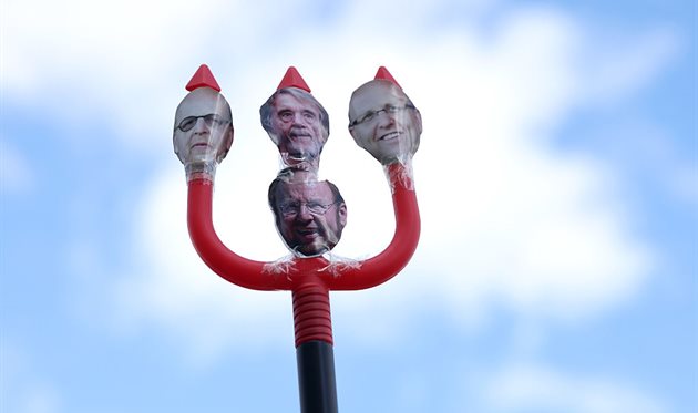 Творчість фанатів МЮ з співвласниками клубу, Getty Images
