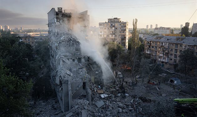 Будинок у Києві після російської атаки, Getty Images