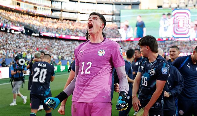 El Manchester United apunta al portero estrella del Mundial 2026 Orlando Gil