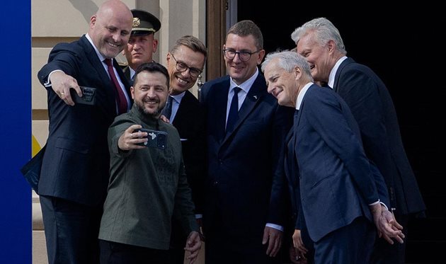 Війна, день 1643. Зеленський прокоментував підозри працівникам ОП, ЗСУ майже звільнили Дніпропетровщину та ураження літаків рф