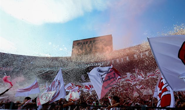 Монументаль, getty images