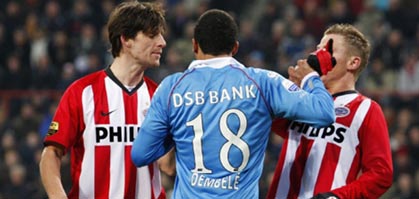 На поле было жарко, psv.nl