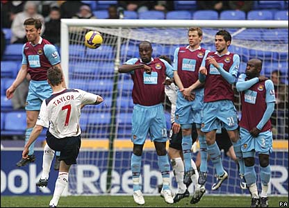 Тейлор открывает счет в матче, фото bbc.co.uk