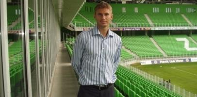 Женя и дом родной :)