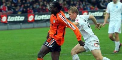 С кем будет играть 