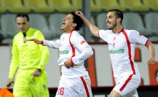 Баррето и Де Вецце принесли Бари победу, www,corrieredellosport.it