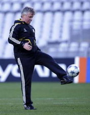 Гуус Хиддинк, Reuters