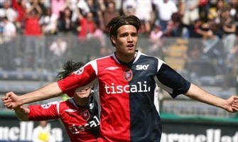 Роберт Аквафреска, АР