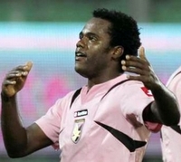 Мой будет во-о-от таким богатырем! theoffside.com