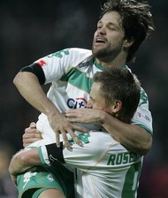 И Розенберга прихвати, AP