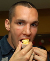 Буду скучать за бесплатными пончиками, mfc.co.uk