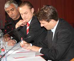 Официально тренер Спартака... Лаудруп 