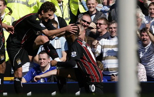 И Робиньо обувку почистит