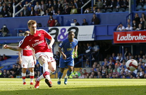 Бендтнер удваивает счет, Getty Images