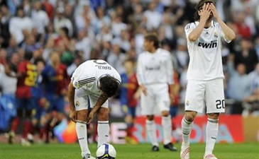 Валенсия добьет раненного зверя? Фото AP