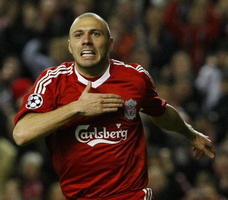 Андреа Доссена, АР