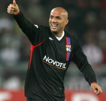 Фабио Сантос, AFP