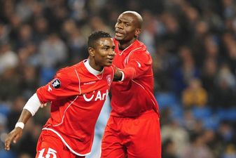 Элиа уходит от Нкуфо... и Твенте, Reuters