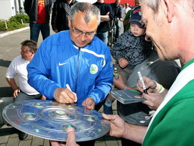 Скоро будет держать настоящую. Или нет...