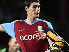 Астон Вилла предложила Барри новый контракт