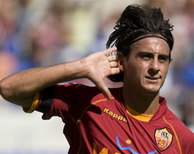 Альберто Аквилани