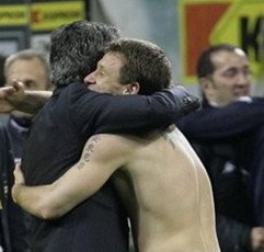 Моур и Кассано, АР