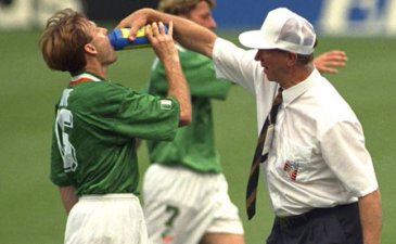 Джеки Чарльтон за работой, фото guardian.co.uk