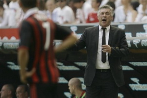 Переманит как пить дать, АР