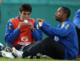 Будущее и прошлое Королевского клуба, АР