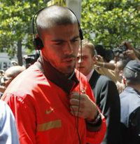 Виктор Вальдес, AP