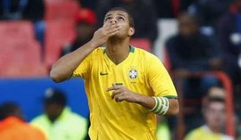 Фелипе Мело, Reuters