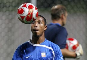 Джонатан Де Гузман, i.dailymail.co.uk