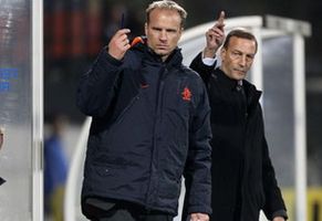 Дэннис в новой ипостаси, fcupdate.nl