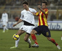 Эспозито раздевает Ибру, АР