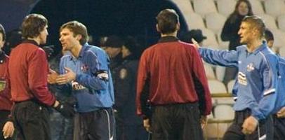 На поле страсти бушевали