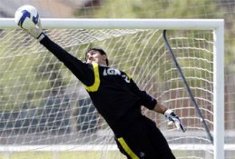 Оскар Устари