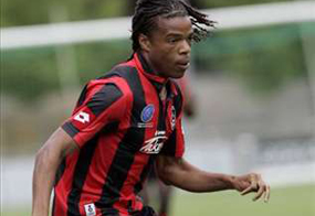 Лоик Реми остается в Ницце, фото les-transferts.com