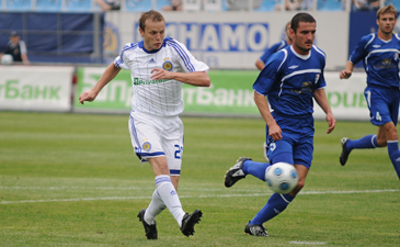 Гусев открывает счет, фото Ильи Хохлова, Football.ua